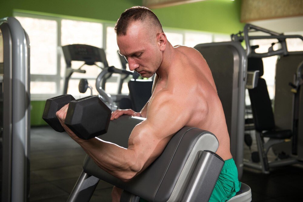 Najlepsze ćwiczenia na biceps dla imponujących wyników